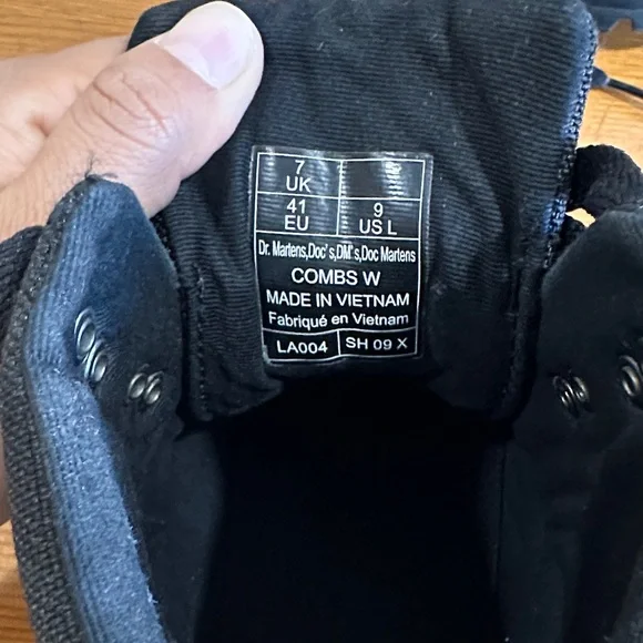 Dr. Martens Black Combs Boots size 41 (9) - Picture 2 of 13